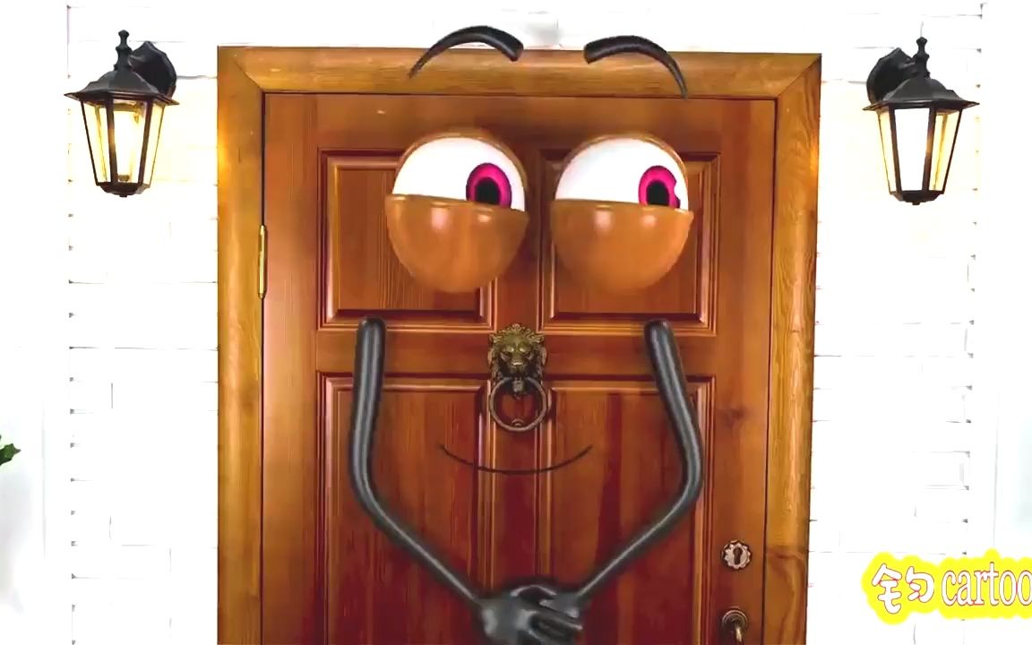 小门喜欢恶作剧,搞得主人一脸懵,搞笑短片《搞怪门》