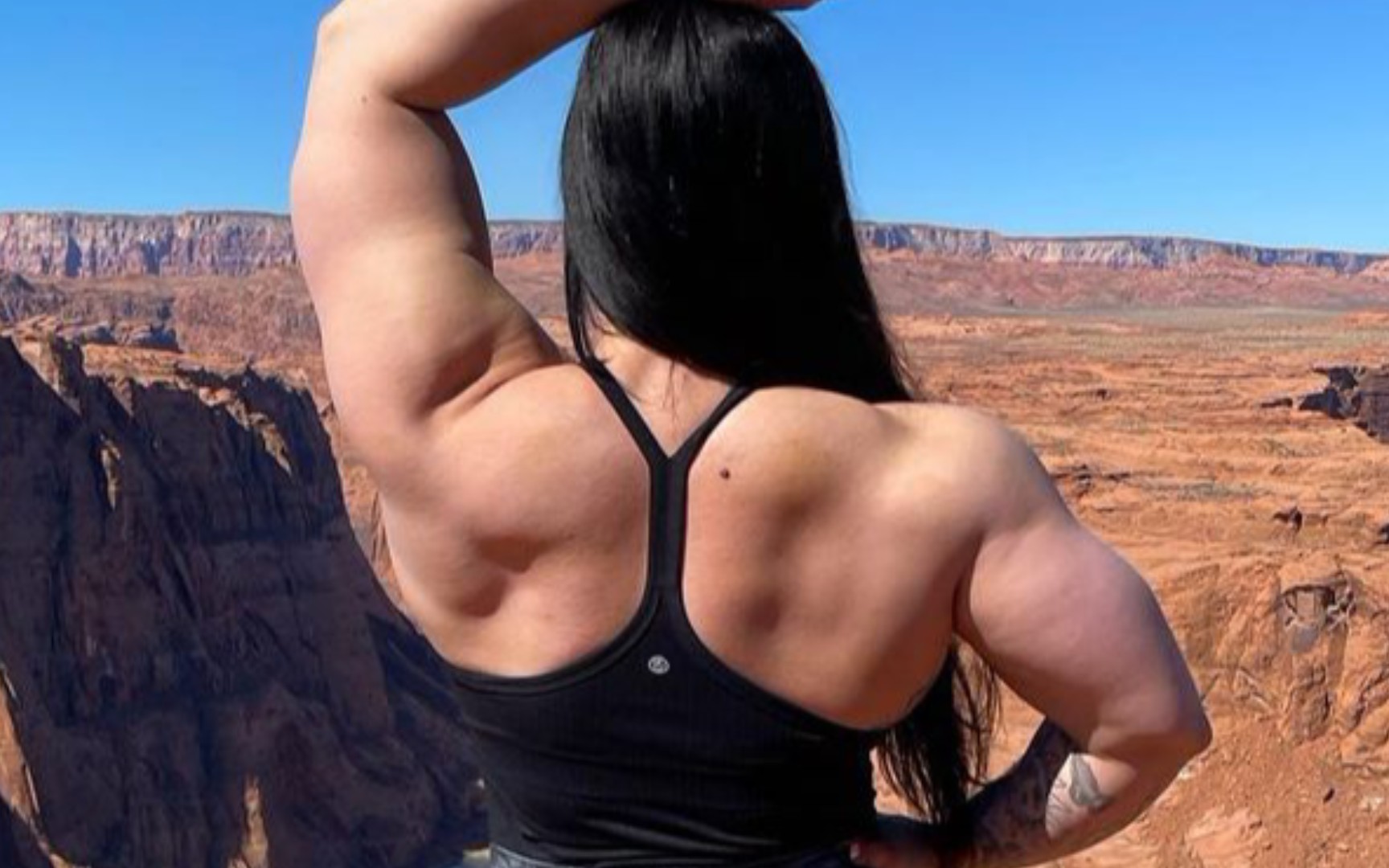 世界上最大的女肌肉图片