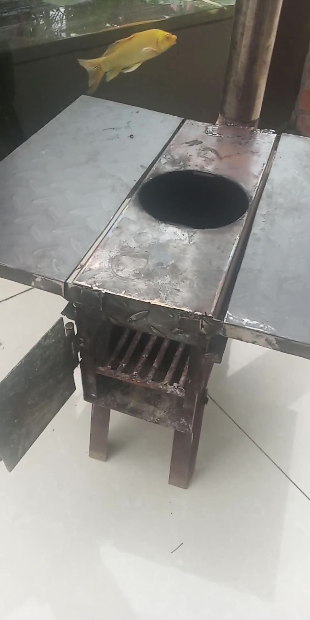 灵感来自于回风炉设计的柴火野营炉
