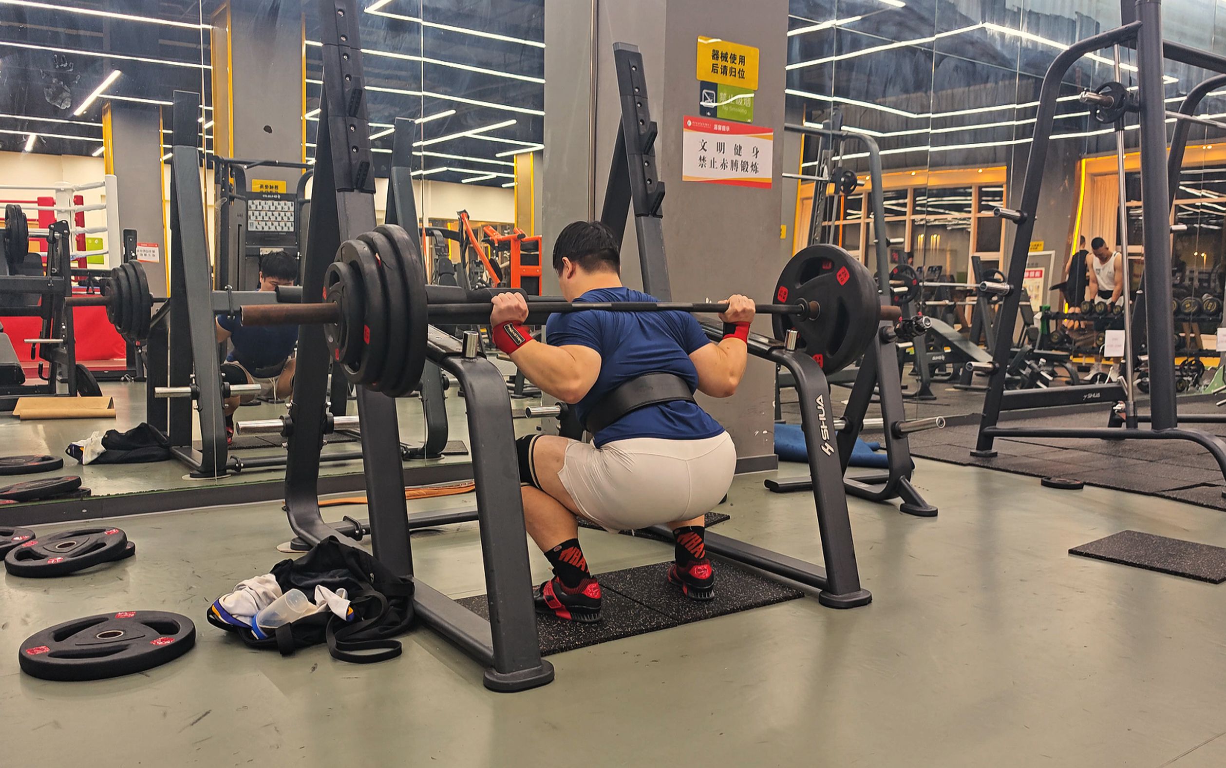 3秒慢离心深蹲 150kg 5x5