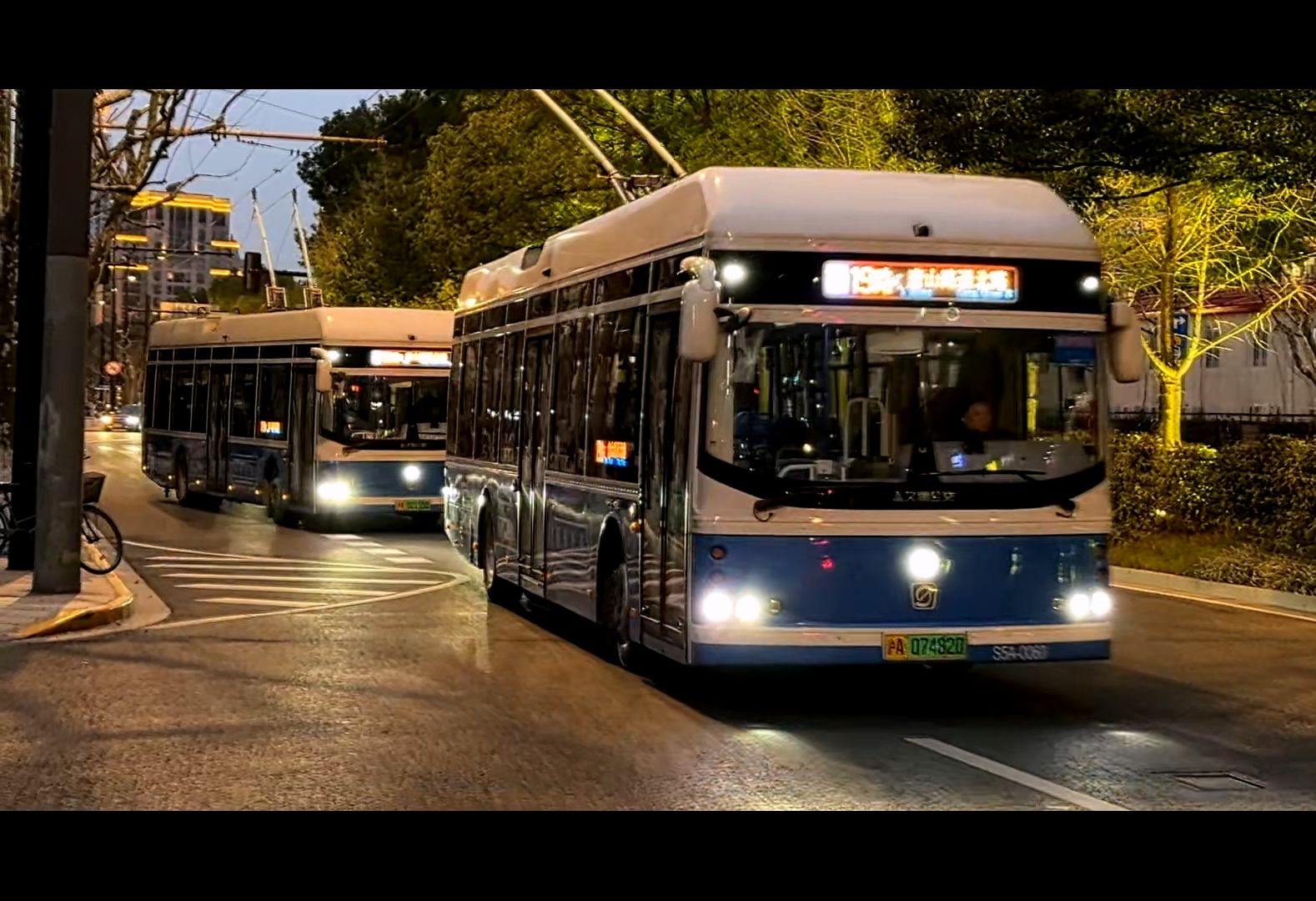 上海公交 巴士一公司 19路 s5a-0060