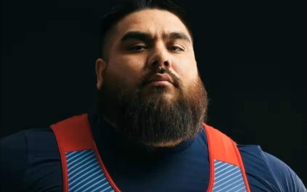 耶稣奥利瓦雷斯 在谢菲尔德沉淀完 来马耳他散步 jesus olivares人类