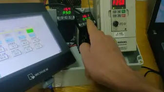 威纶通触摸屏用RS485同时通讯温度表和变频器