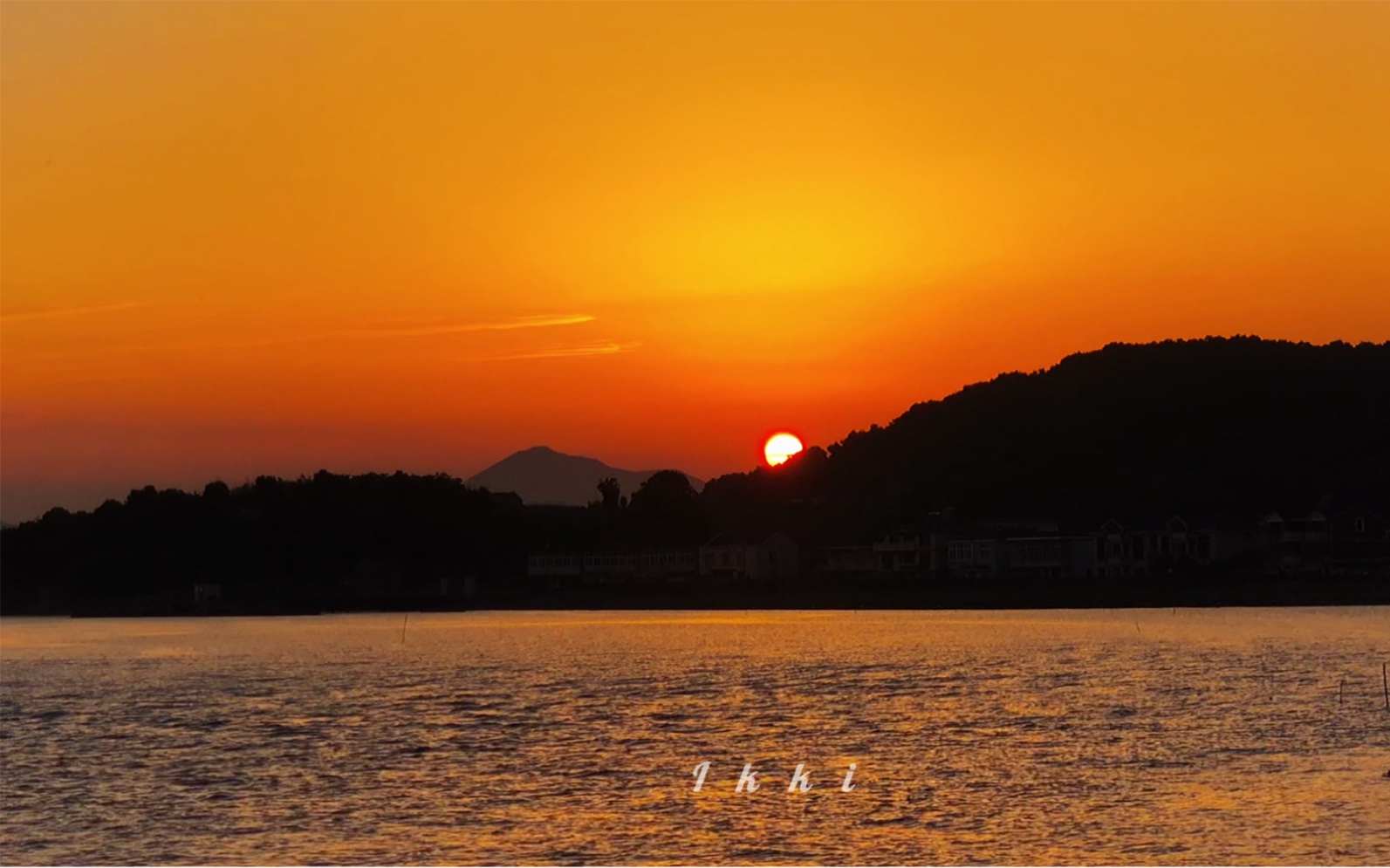日落归山海,山海藏深情