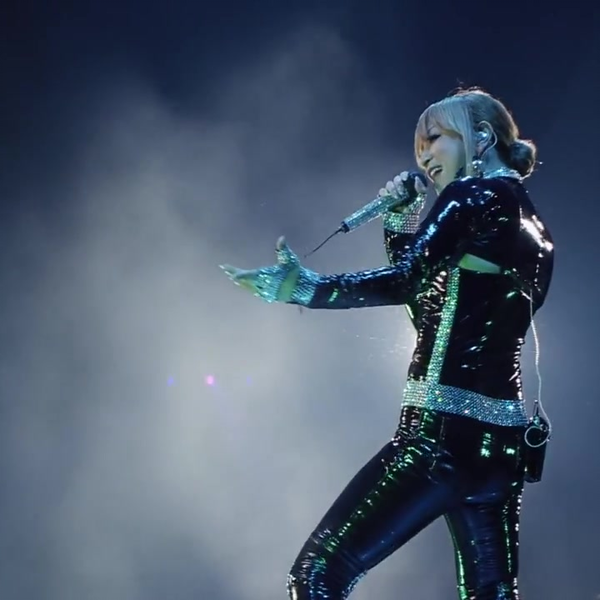 Amazon.co.jp: ayumi hamasaki ARENA TOUR 2009 A(ロゴ) ～NEXT