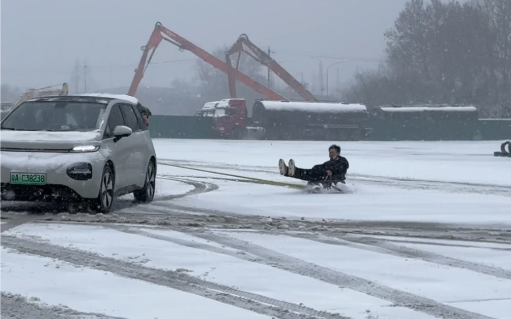 後驅車在雪地裡就是個