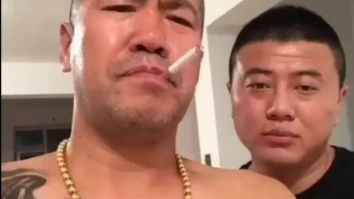 【超稀有-本六pk狗磊】赵本六降伏小邪邪