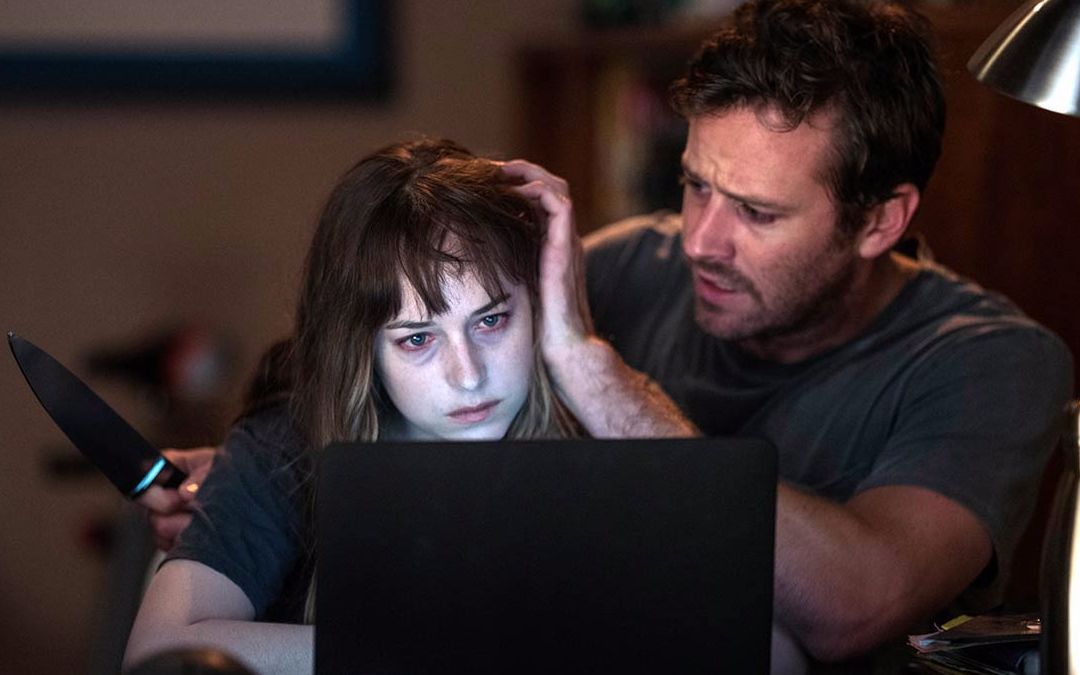 艾米·汉莫和达科塔·约翰逊主演的恐怖片《伤口》发布预告!