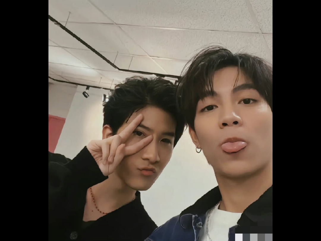 糖一氛围感～救命他俩cp感太强了99