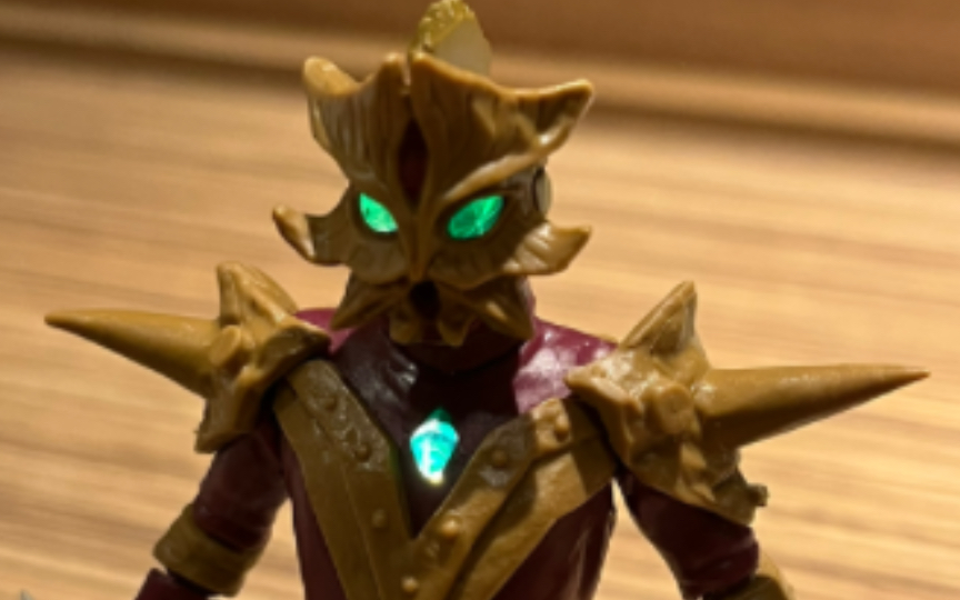 最速?奥特曼发光扭蛋—艾斯杀手