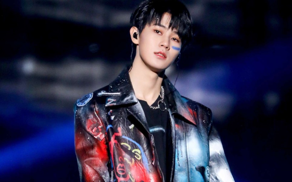 【皮囊】时代少年团一周年未修音版17岁少年张真源翻唱雨神皮囊舞台