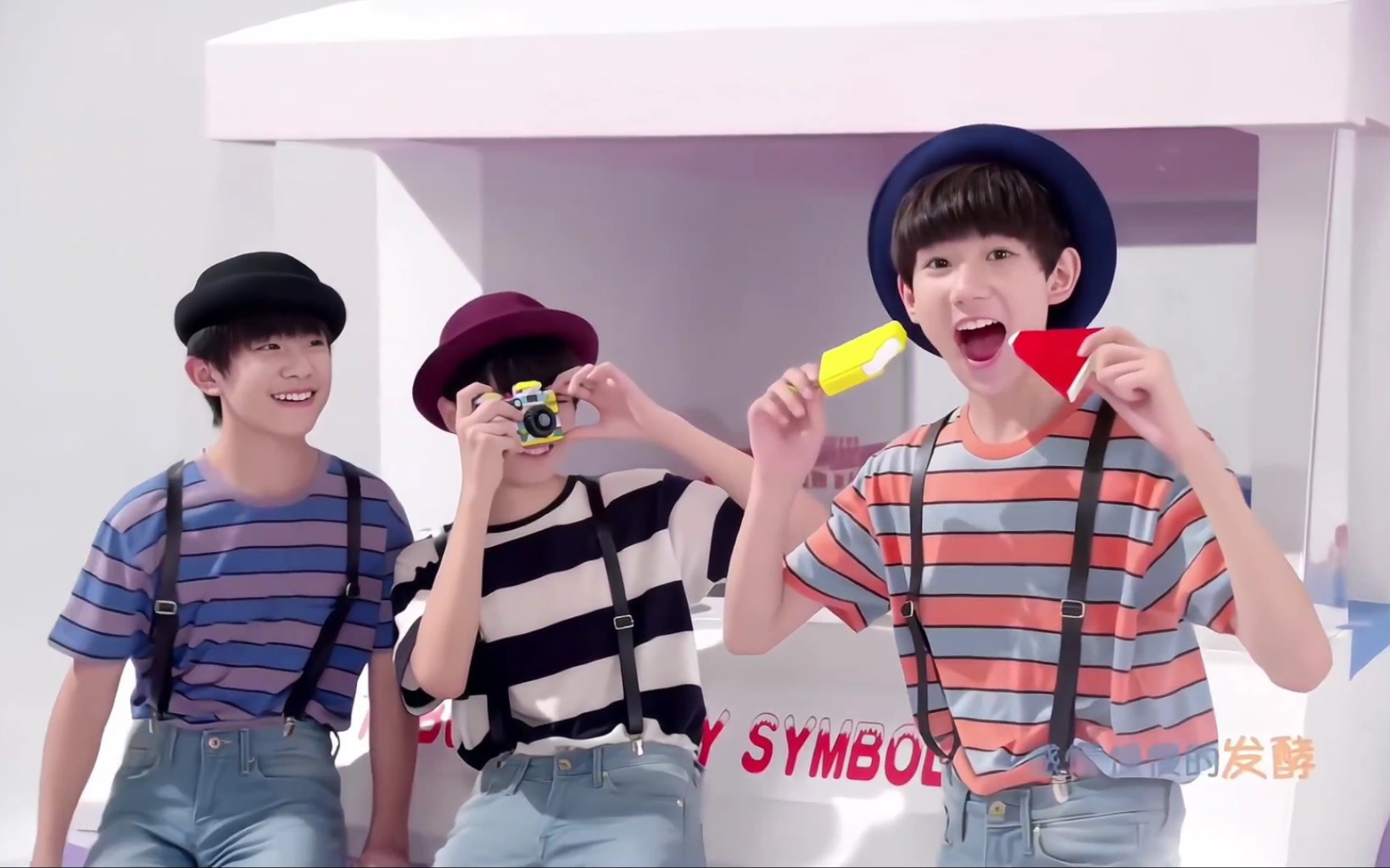 TFBOYS《幸运符号》高清MV+2015现场版「嘴角记得往上扬」哔哩哔哩bilibili