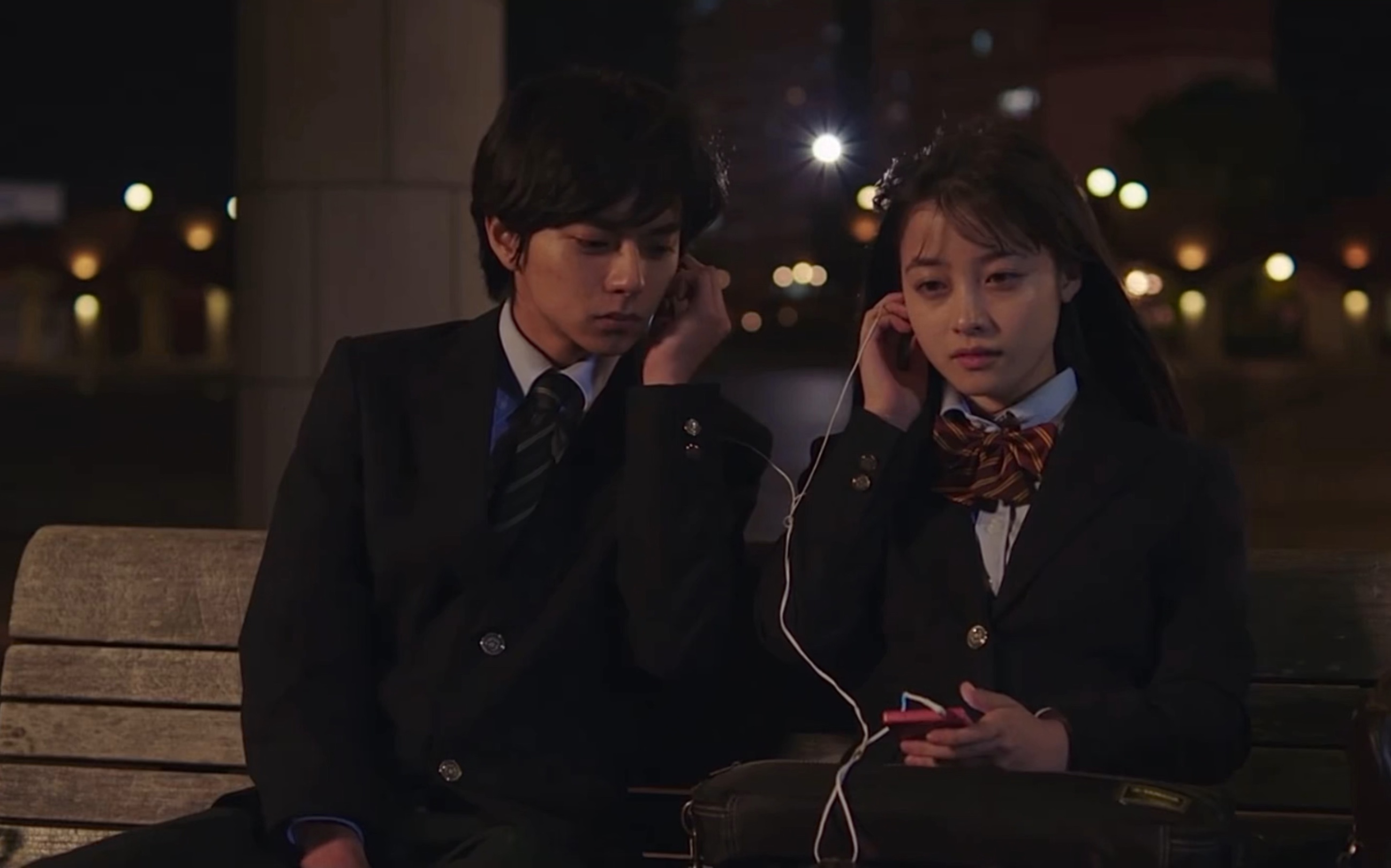 "十七八岁的青春最让人怀念了"/《春与夏推理事件簿》