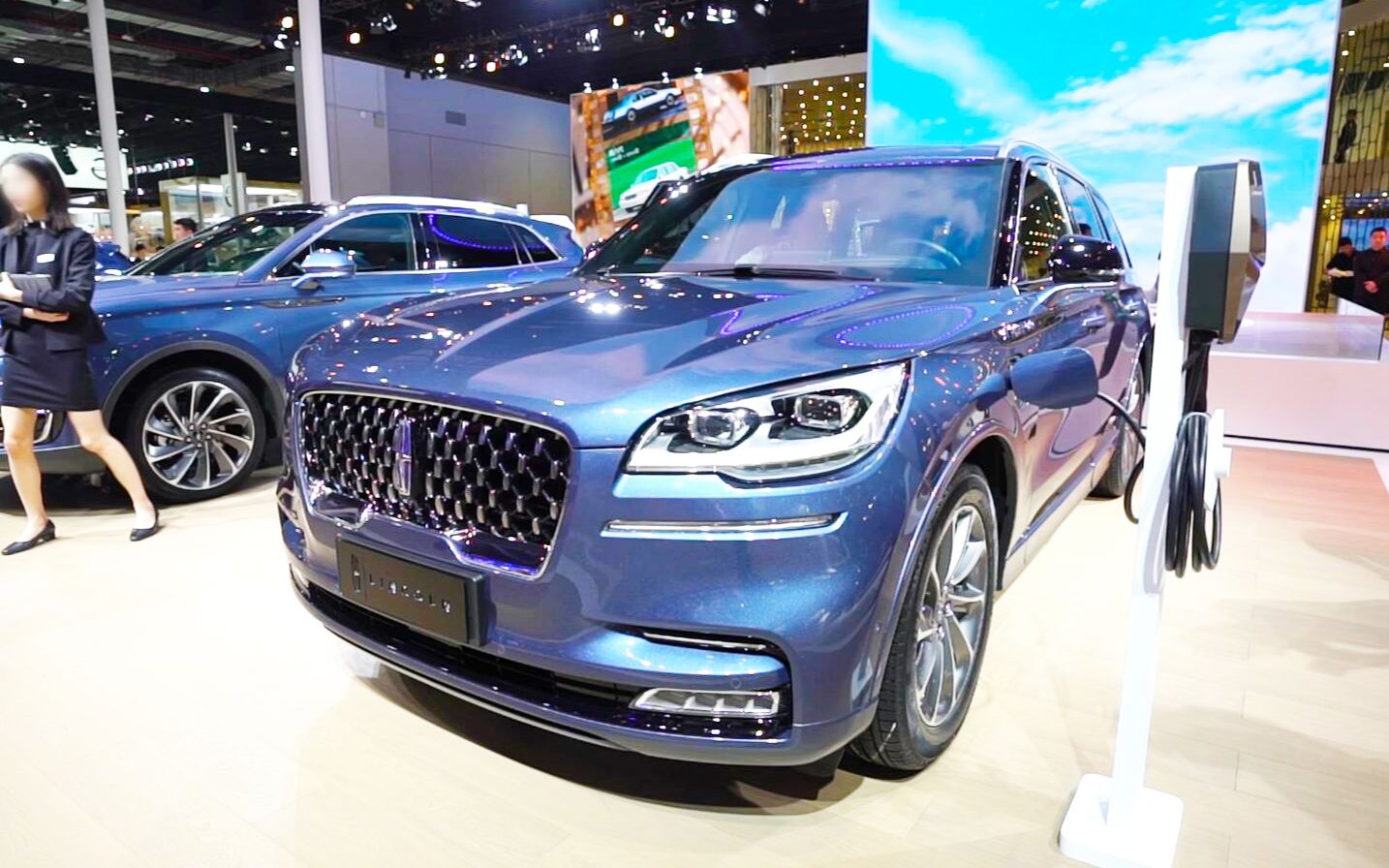 2019上海车展林肯首款插电混动7座suv体验林肯飞行家