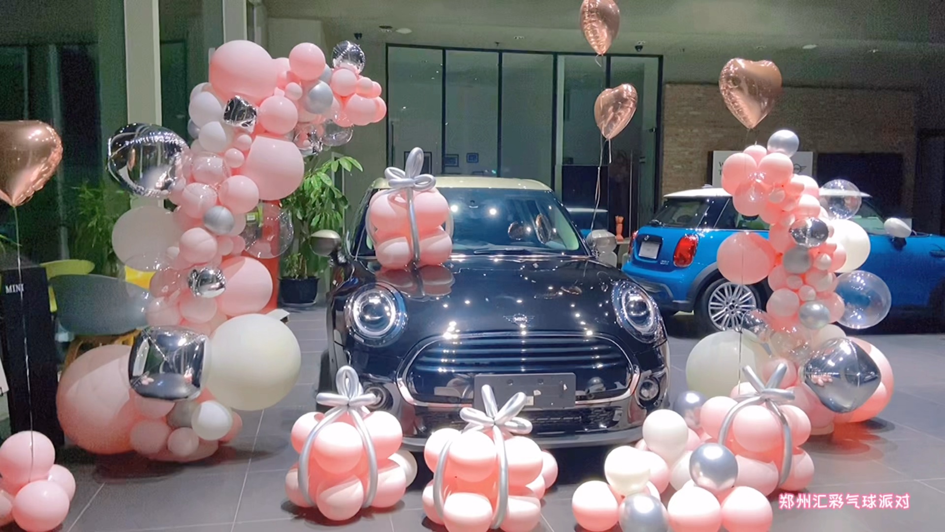 郑州汽车展厅交车仪式气球派对布置
