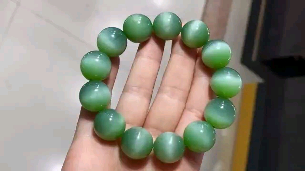 收藏款和田玉碧玉猫眼手链手串 老俄碧 猫眼效应极好 颗颗闪 料子细腻