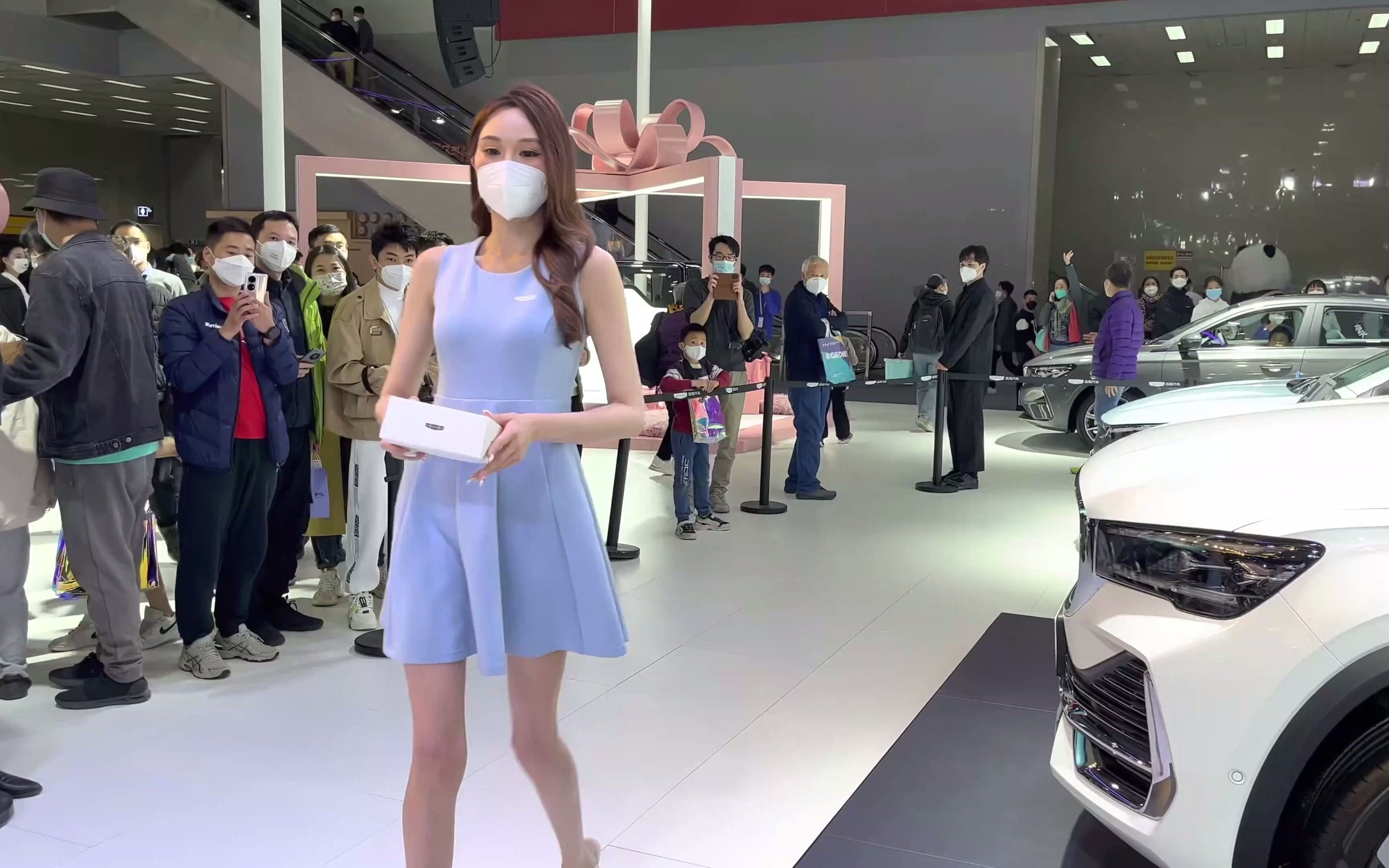 【4k】广州吉利车模秀姿势直拍高清混剪 腿超级超级细