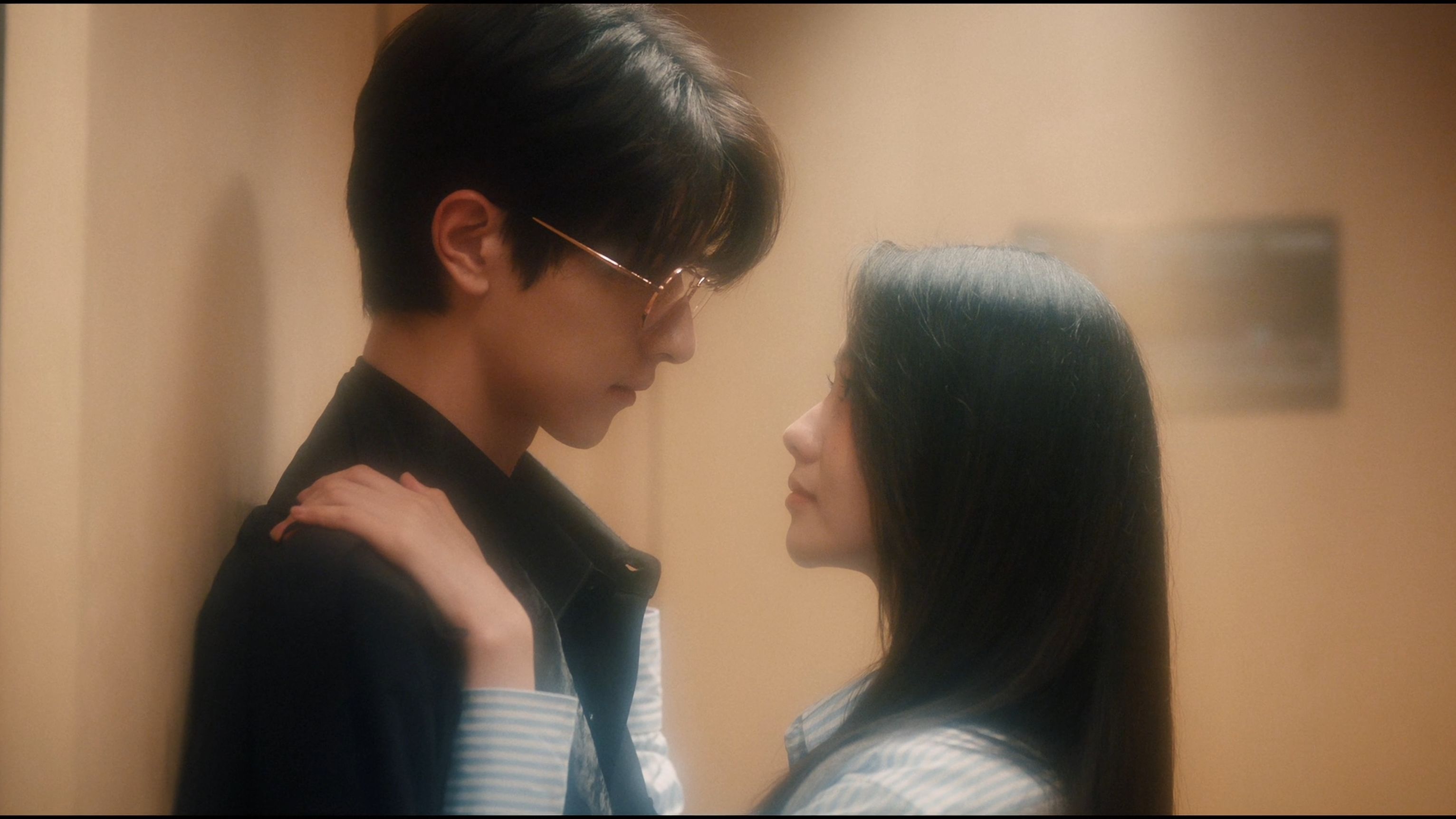 【脱轨丨斩男妆】晓媛壁咚祁连名场面!林一&刘浩存