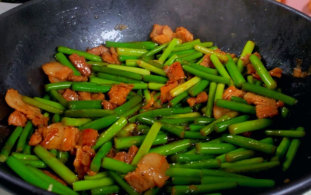 蒜苔炒肉好不好吃关键在这一步，教你小技巧，蒜台入味更好吃 - 哔哩哔哩