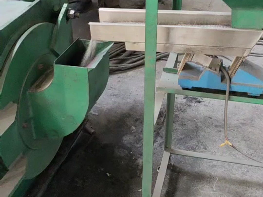 金属粉碎机 铁屑磨粉机 铜铝屑粉碎机 刨花焊渣打粉机