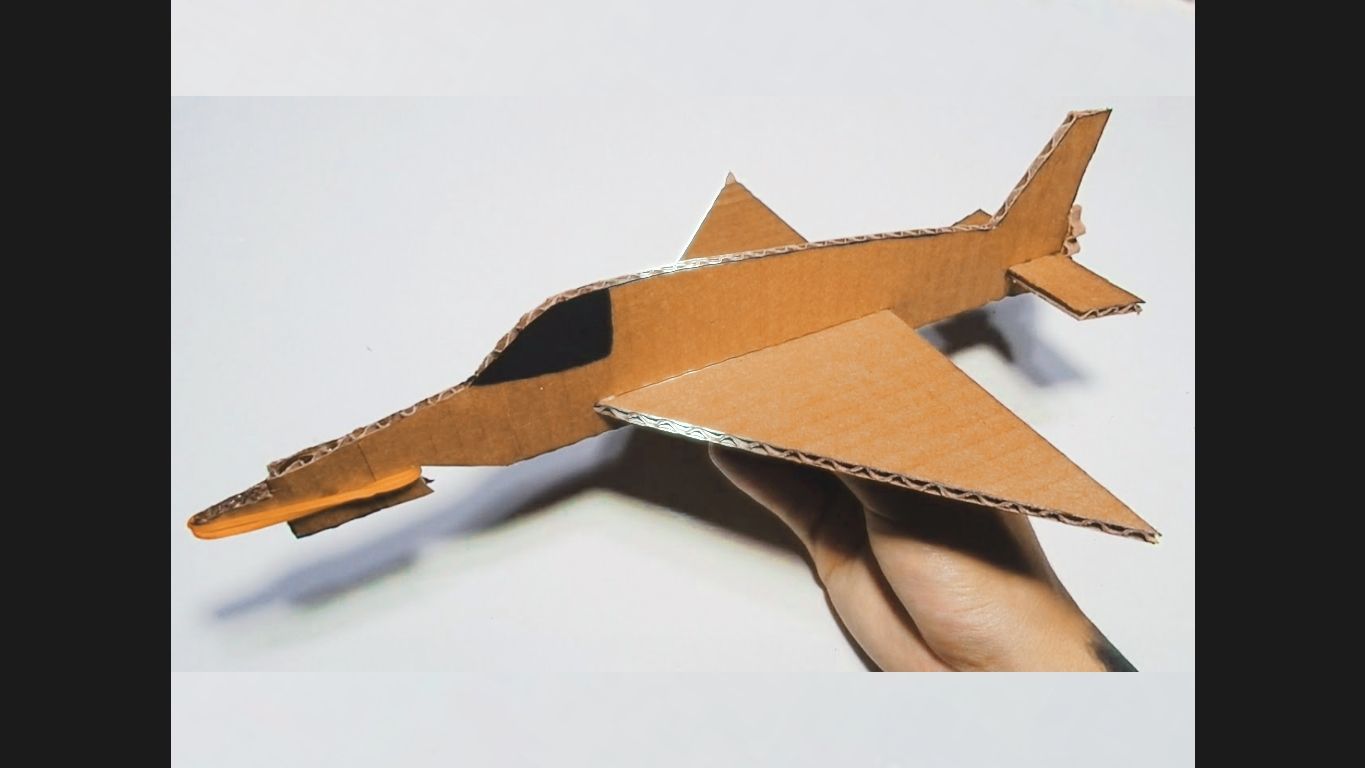 用硬纸板做纸飞机,能弹射起飞!