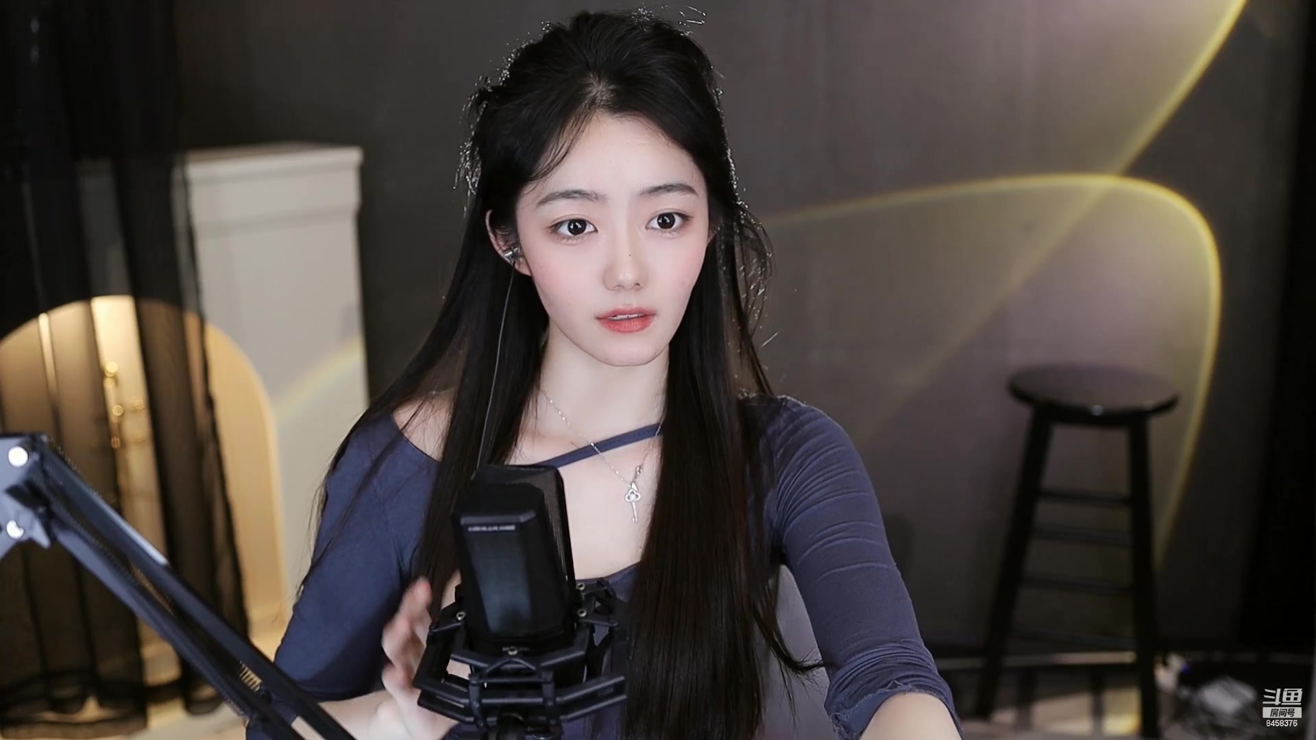 玩蛇姐姐20221015