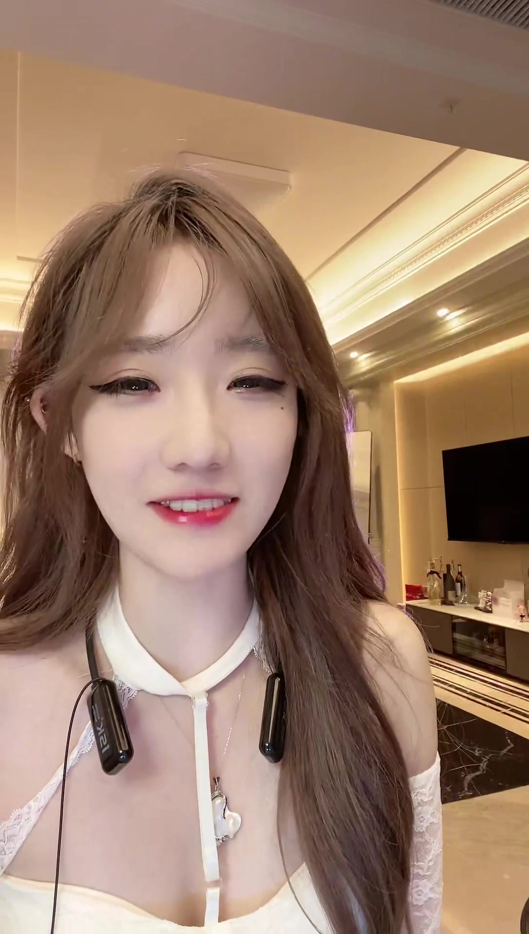 王雨萱 谁能莫名其妙送我个跑车