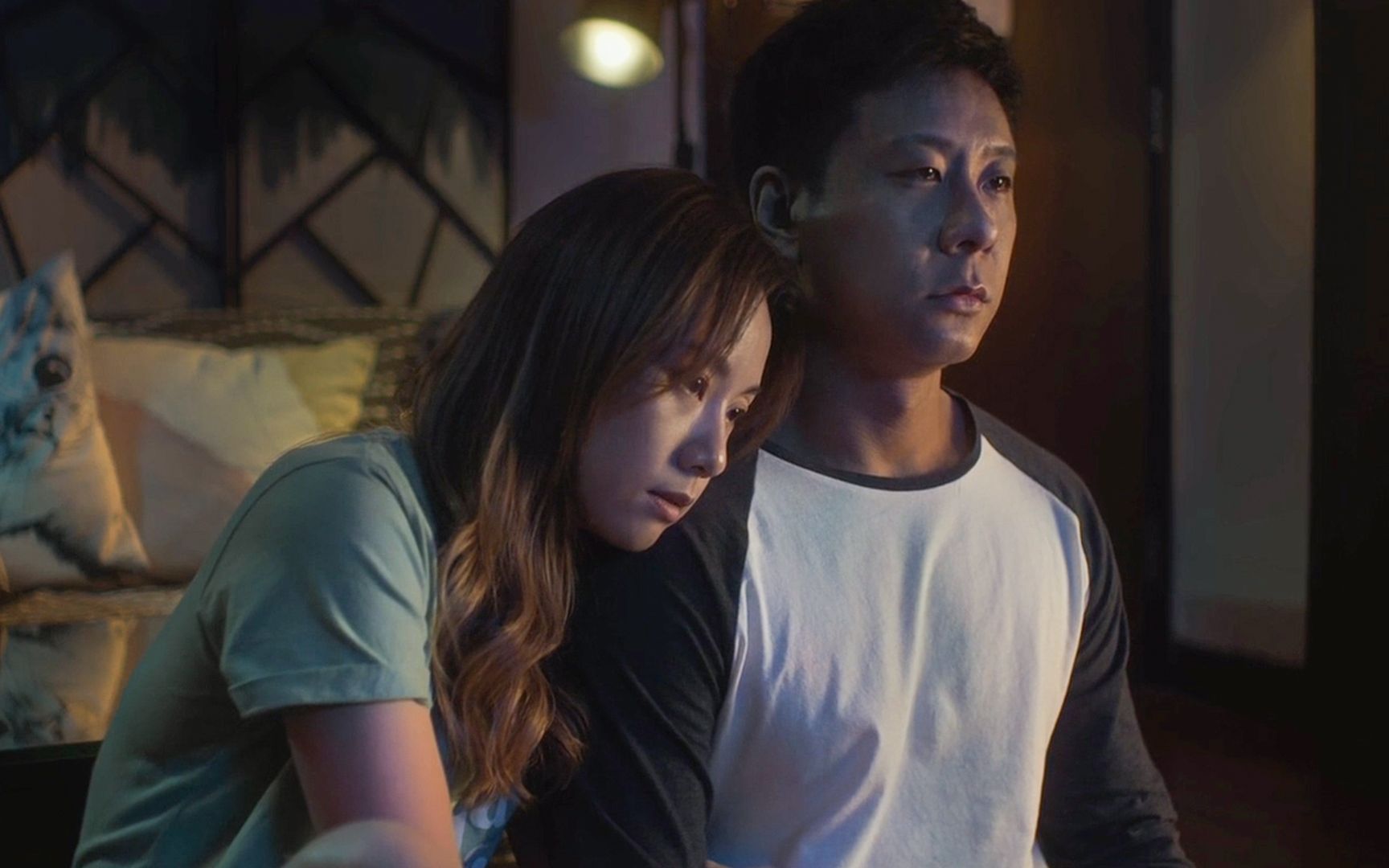 一个女人,两个家庭,完美诠释婚姻与自由的关系,香港