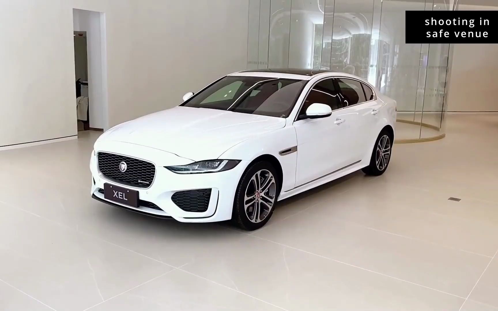 2023款捷豹xel运动版最新落地价格来了,你觉得这捐款车怎么样?