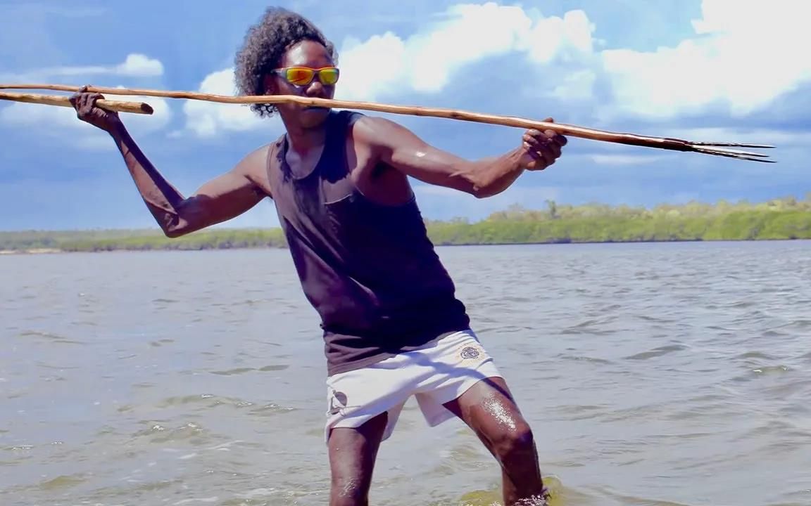 别跑呀 人家想拿鱼叉 叉你的小心心