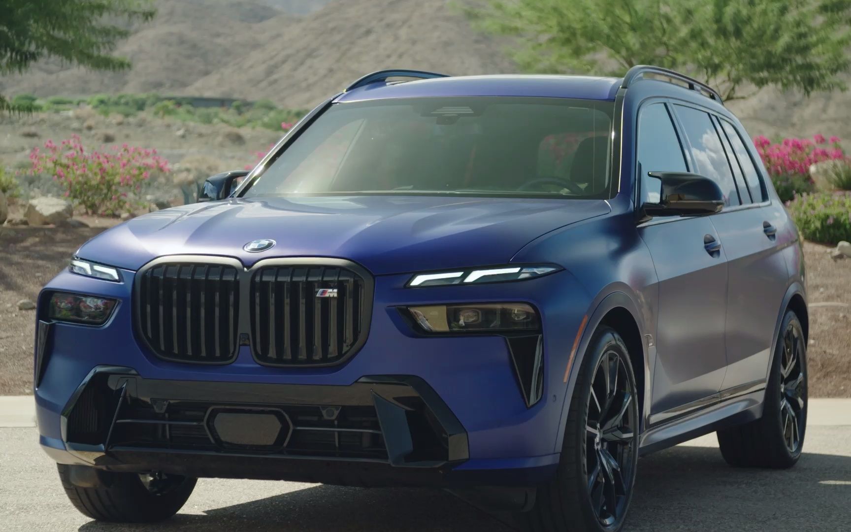 新宝bmw x7 m60i marina bay bluedriving shots