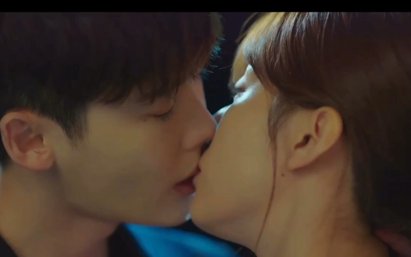 【w两个世界】【李钟硕】吻戏合集(一)2024年了,二硕的吻戏放到现在看