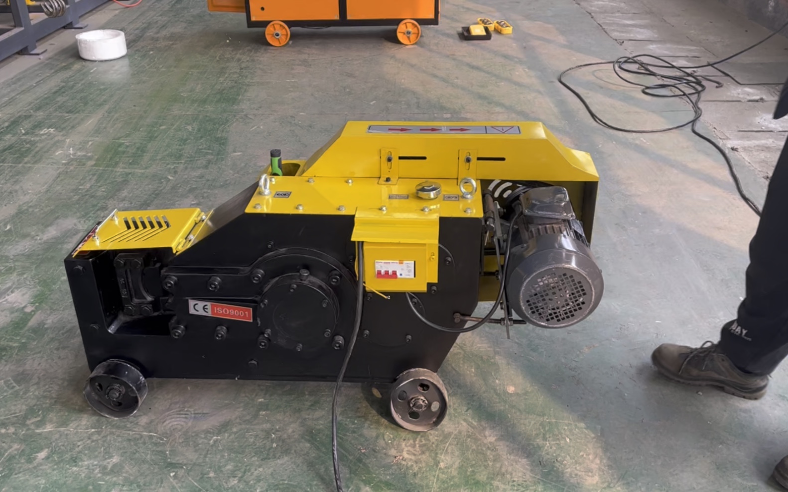 飞宏50型数控钢筋切断机操作演示视频