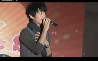 [图]张栋梁live-20101030移动2010动感音乐动力营扬州张栋梁歌友会 演唱《微笑pasta北极星的眼泪、错了再错、说你也一样爱着我、当你孤单你会想起谁》