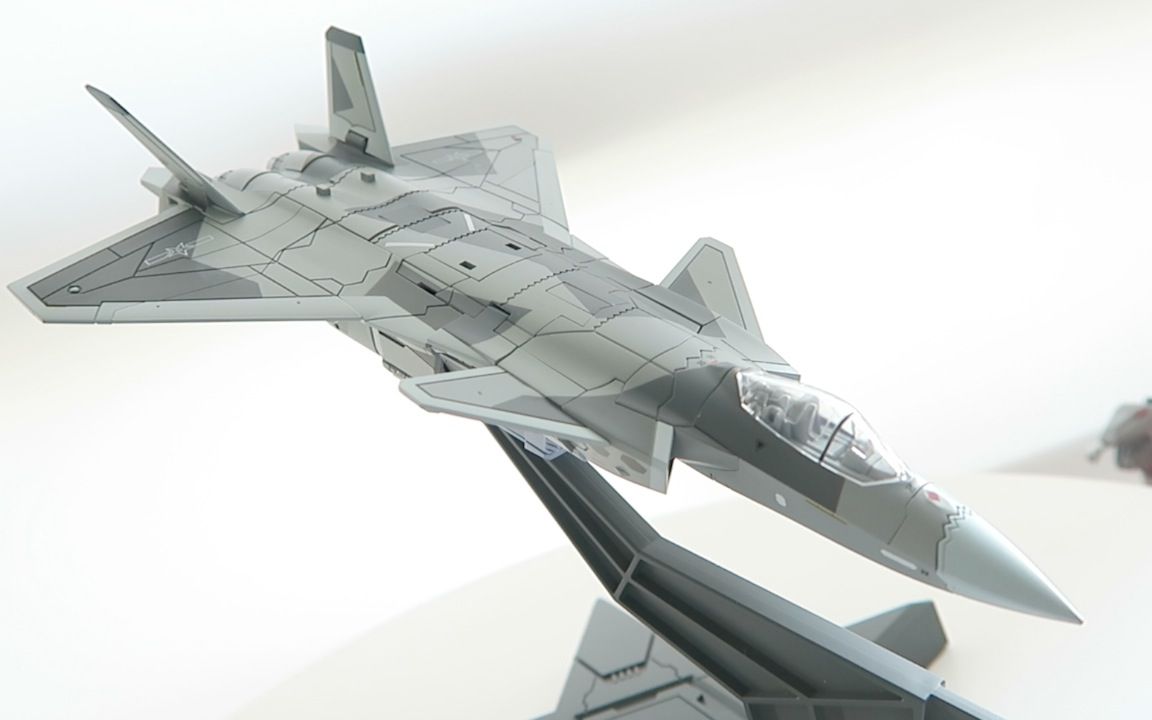 会变形的军模 -- 歼20 黑闪 神机工业 tfc (纯变形展示)