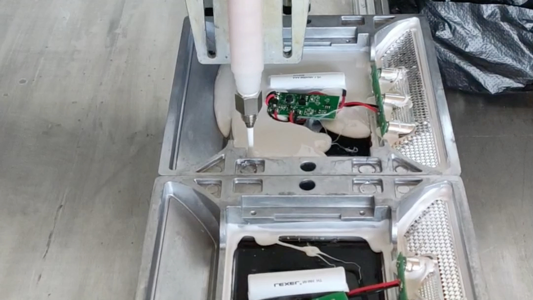 led地埋灯滴胶灌胶全自动灌胶机生产厂家