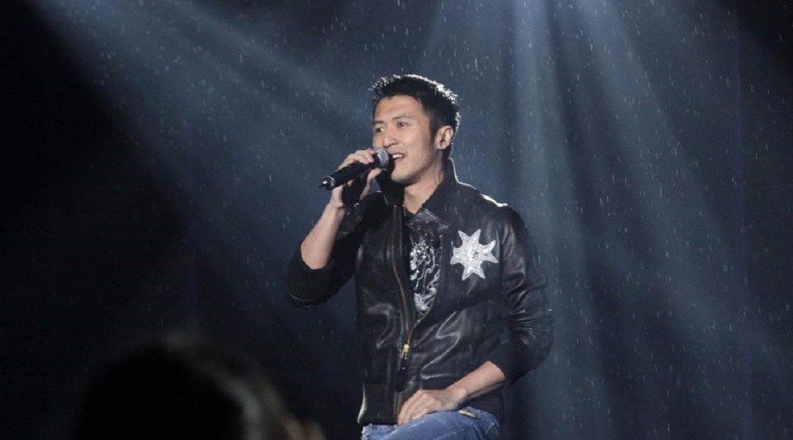 谢霆锋大儿子,谢振轩已经11岁,五官跟他小时候极像!