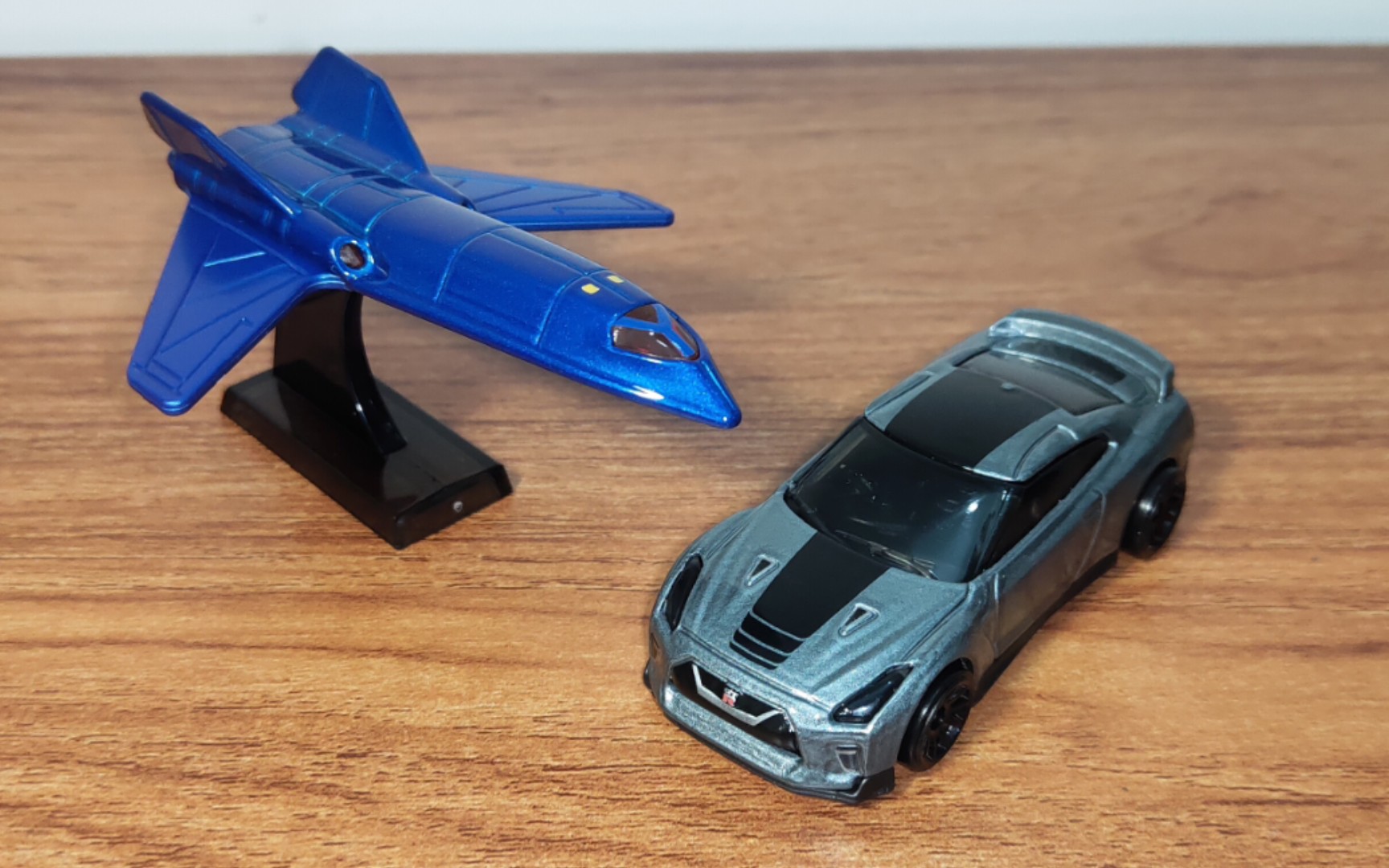 【拆小车】092:风火轮r35及x战警飞机_哔哩哔哩_bilibili