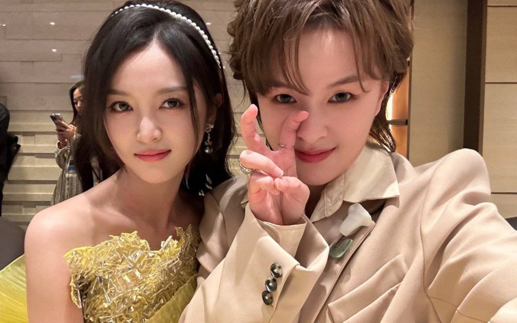 【吴宣仪x杨芸晴】违规女孩又合体了,你俩不要太甜了吧