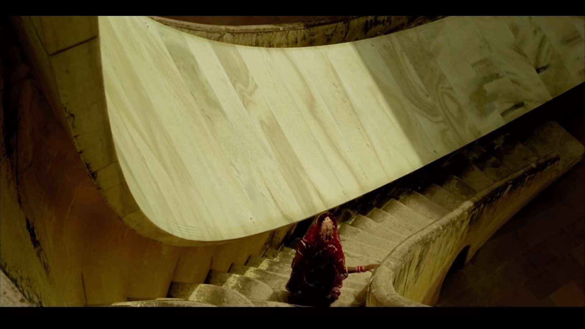 审美积累美学电影坠入