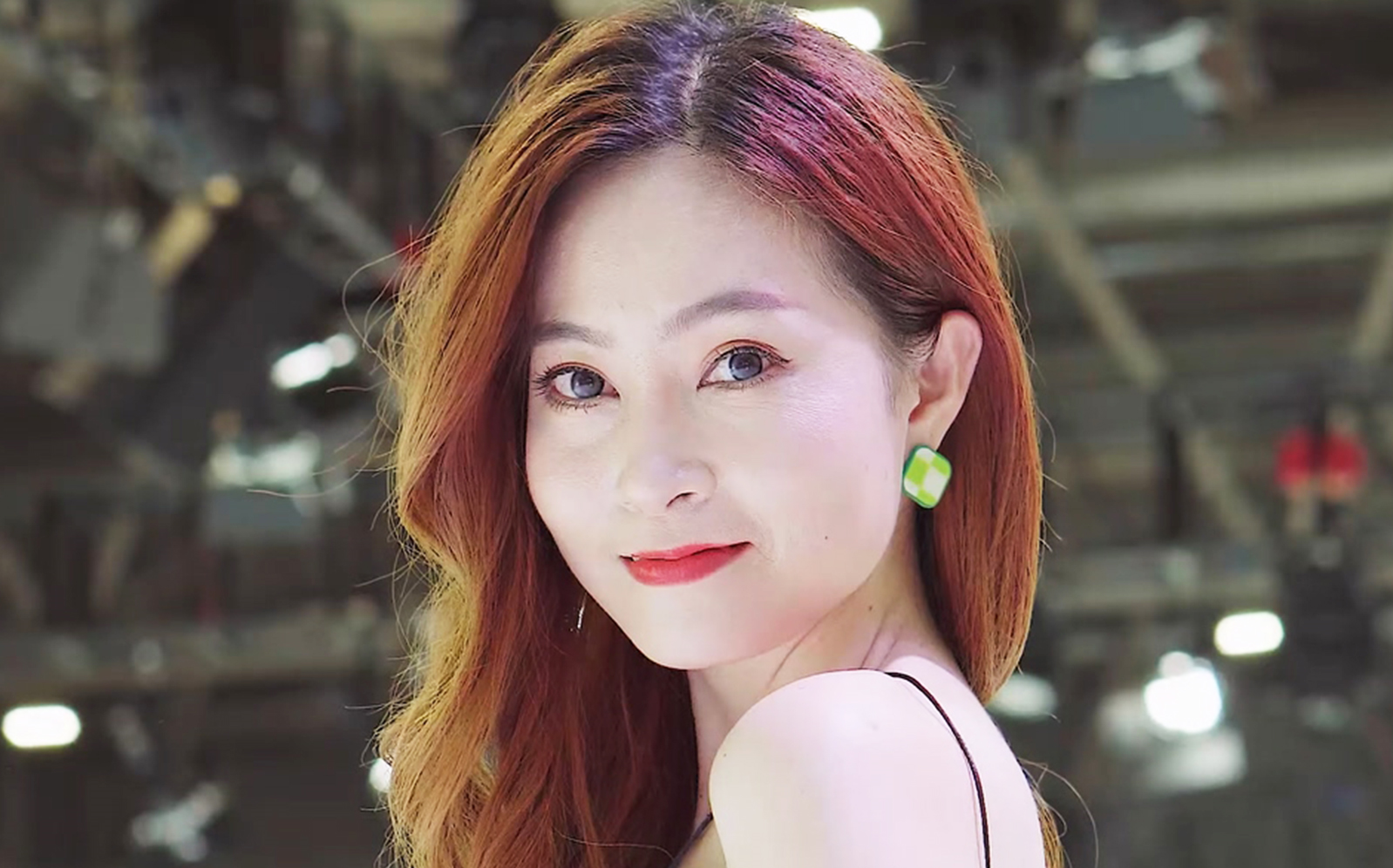 【美 人】2022 佛山车展 零跑车模02