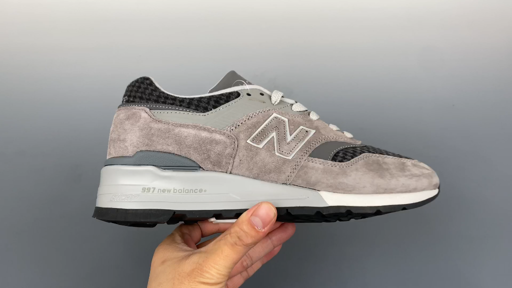 new balance nb997 高端美产全新中底设计 慢跑鞋之王93