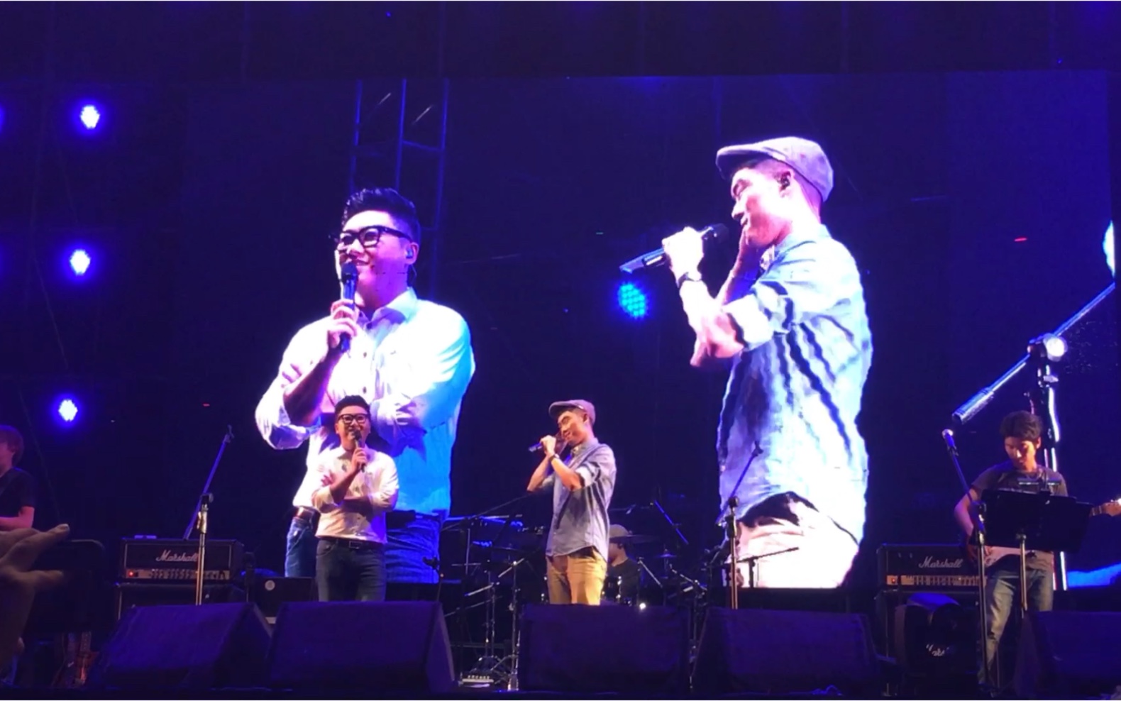 好妹妹乐队|talking 你飞到城市另一边|你呀你是自在如风的少年