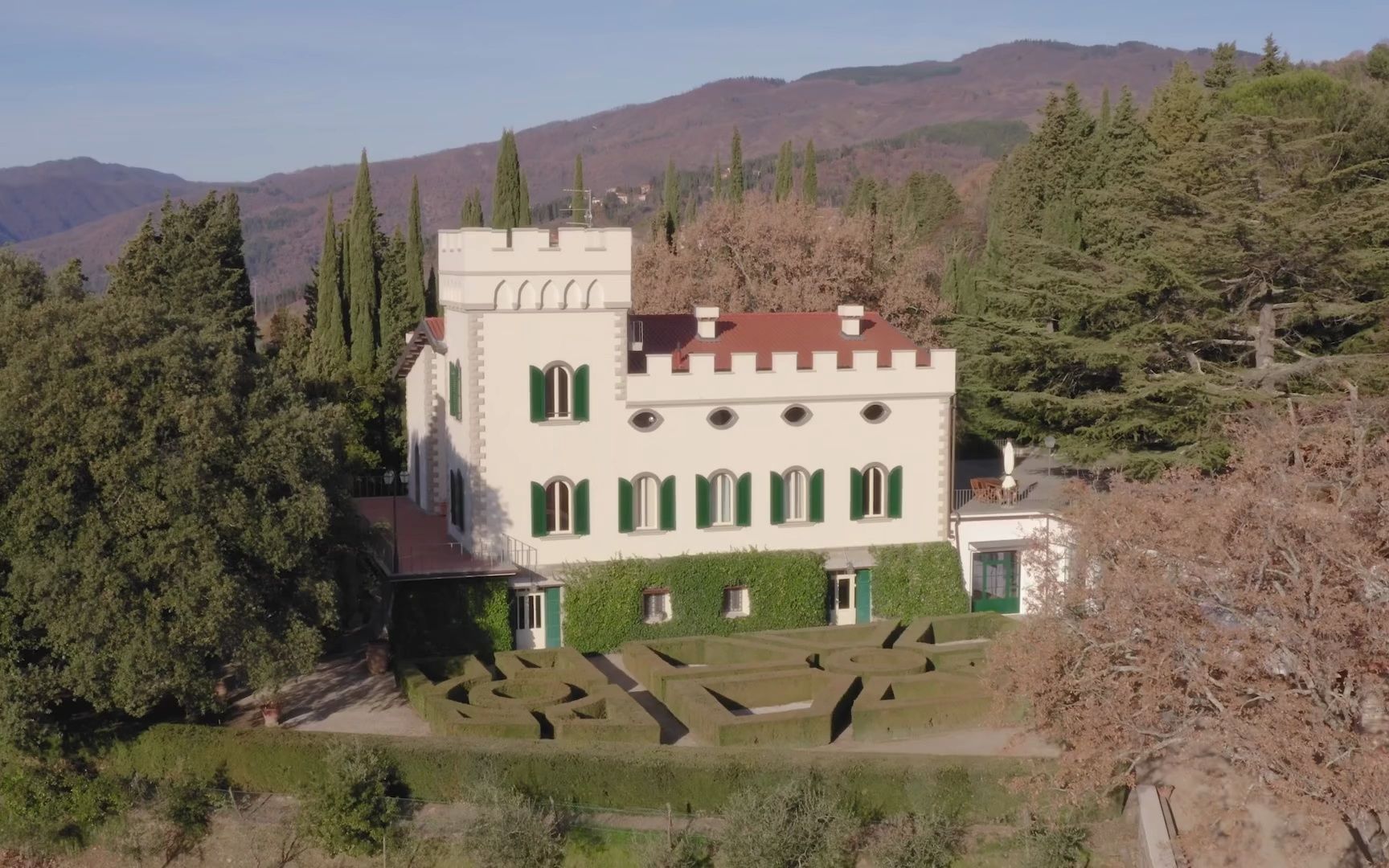 托斯卡纳佛罗伦萨出售带塔楼的豪华修复别墅