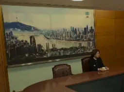 Download Video: 韩剧《造后者》用重庆照片冒充首尔，为防发现还P了一座山 引发网友热议