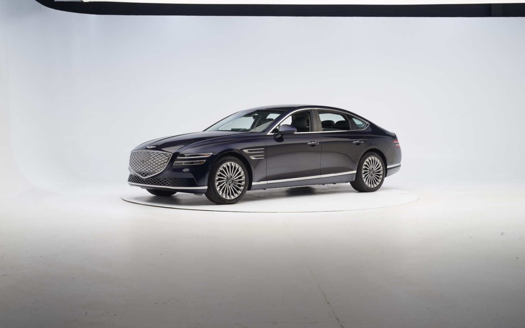 2023 现代 捷尼赛思g80 电动 正面25%小重叠偏置碰撞测试 iihs(多视角