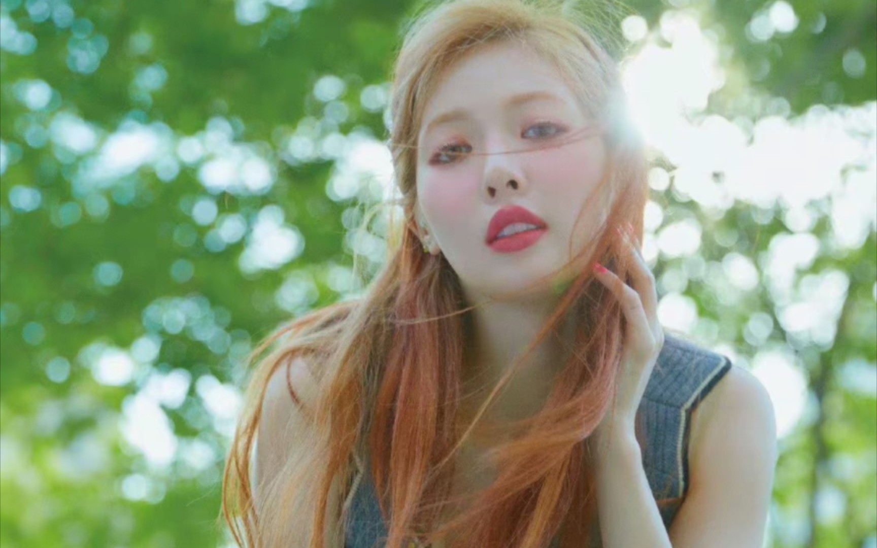 [金泫雅]因为红-校庆直拍 南韩独一份的明媚!