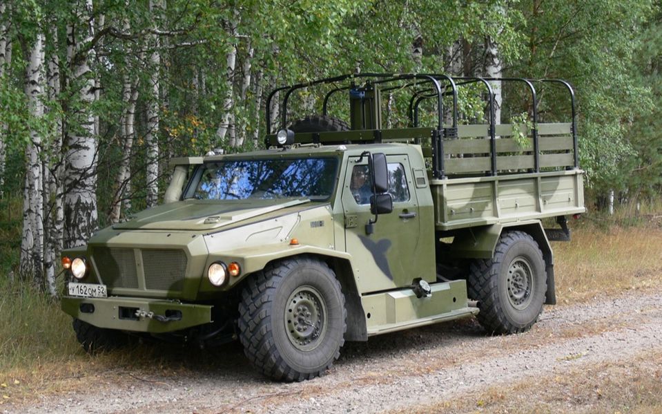 俄罗斯vpk3927volk狼式战术高机动性多用途军用装甲车