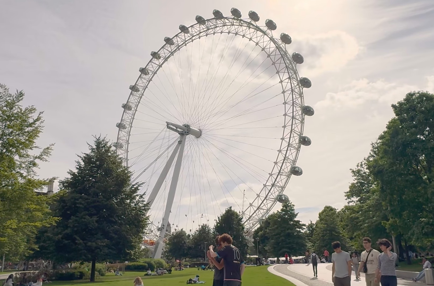 英国伦敦南岸至自治市市场和塔桥