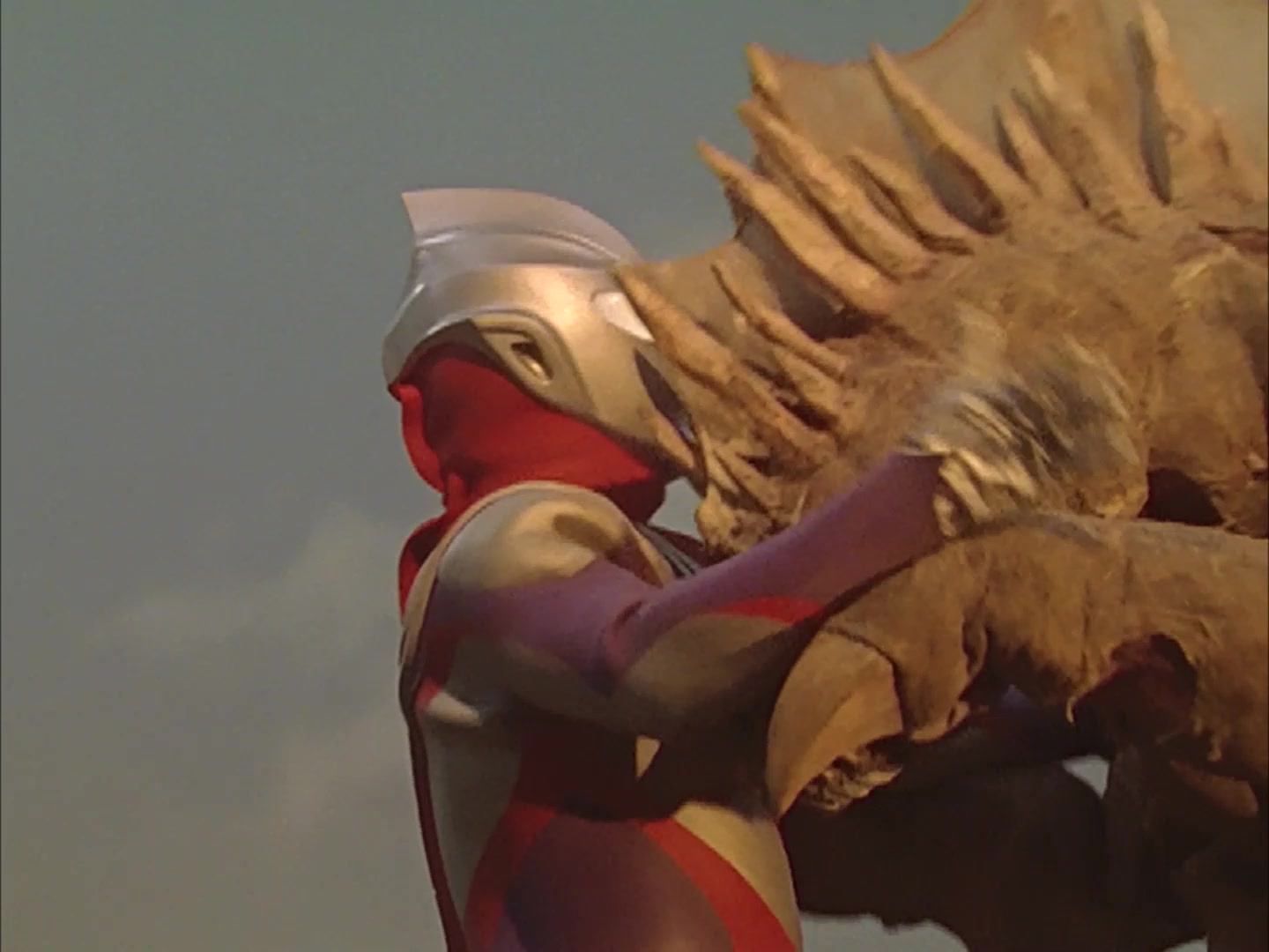 【迪迦奥特曼高清】05用天然气烧怪兽 西利赞登场